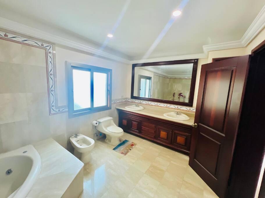 Beach Front Penthouse In Exclusive Tower Santo Domingo Buitenkant foto